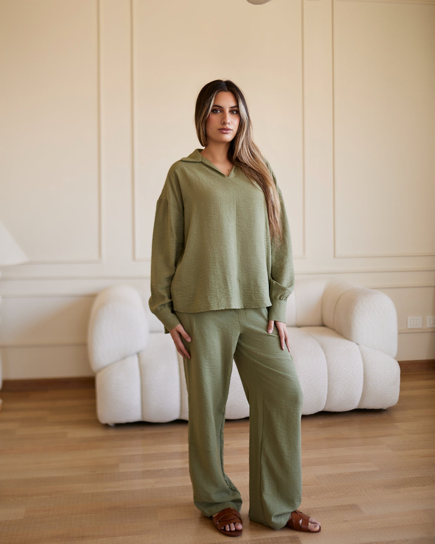 lyra linen set in olive