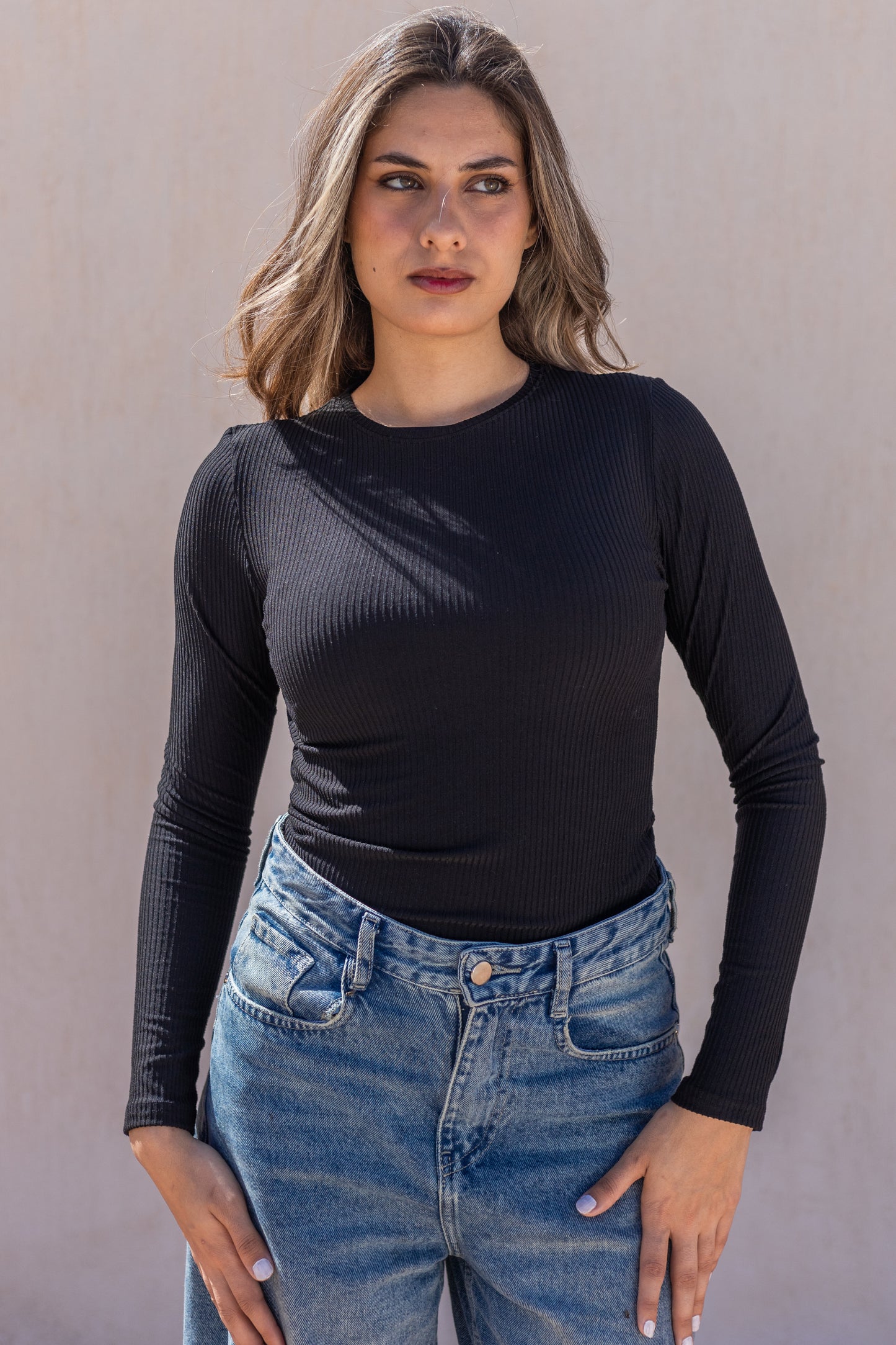 Basic ribbed top in Black